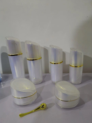Weißes Luxuskosmetisches acrylsauerglas der neuen Produkte, Acrylflasche